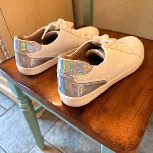 Naturalizer Women’s Morrison Lace-up White Sneakers with silver accent!